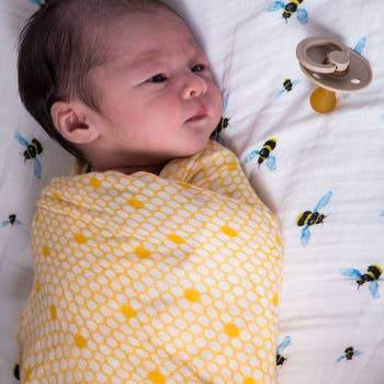 Organic Swaddle Set  - Busy Bees (Bee + Hive)