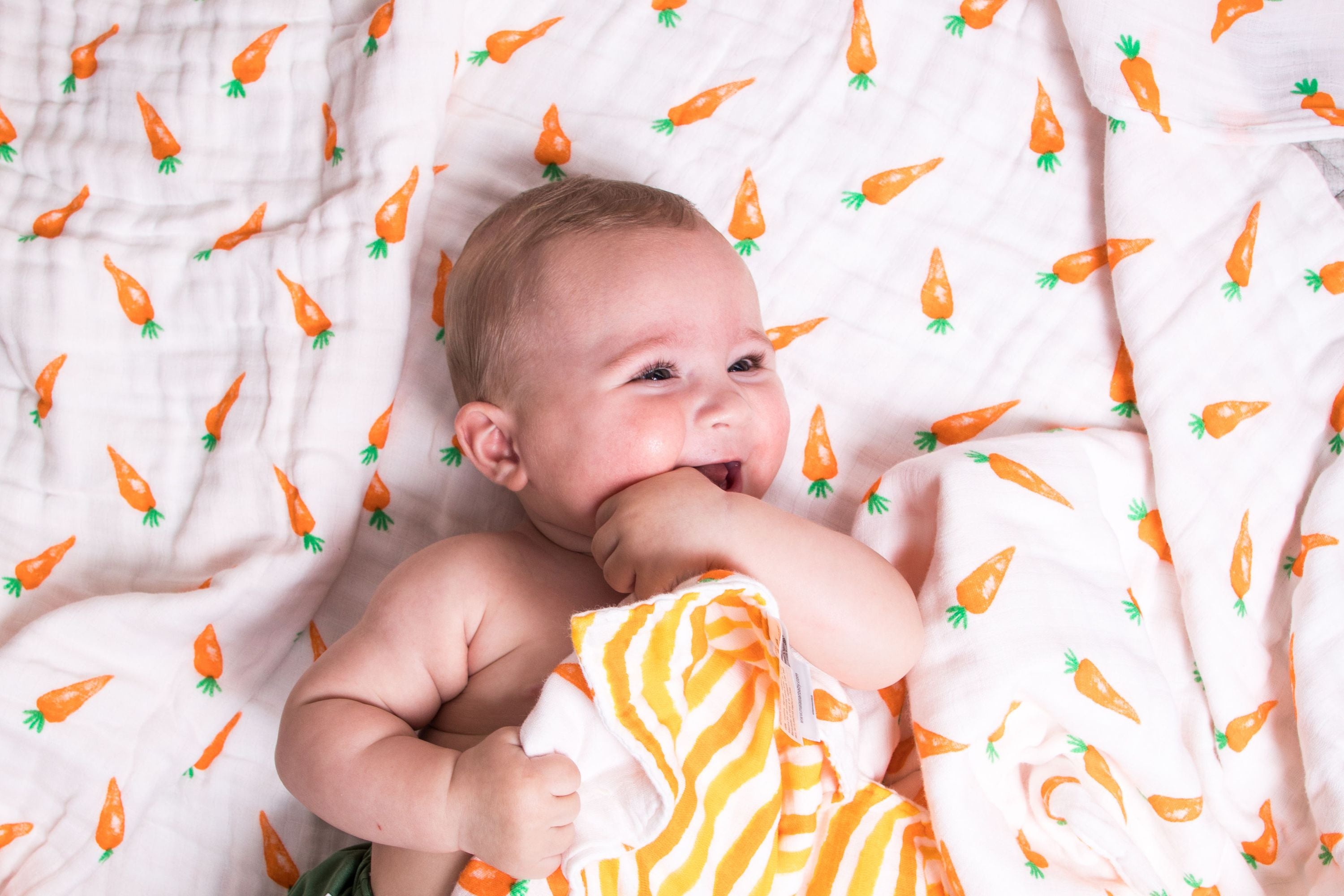 Organic Snug Blanket - Carrots